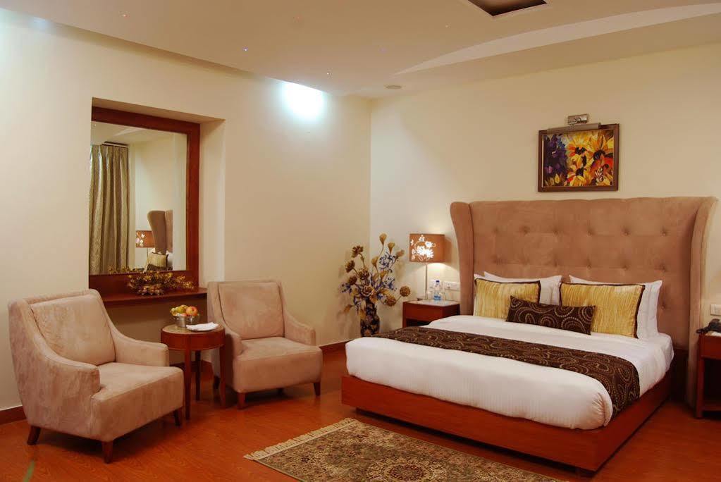 Hk Clarks Inn, Amritsar Zewnętrze zdjęcie